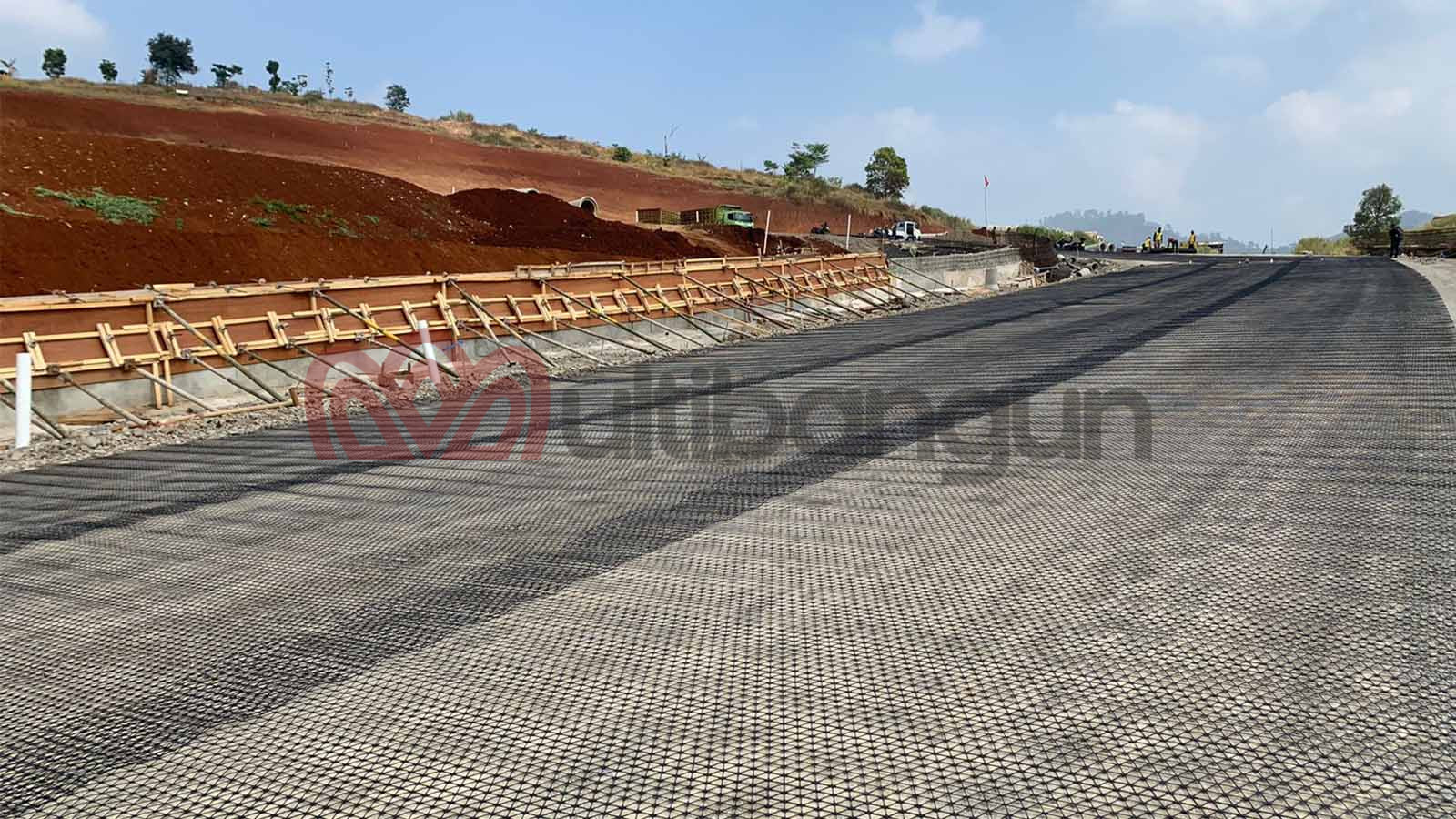 Stabilisasi Tanah Dasar Overpass Kota Baru Parahyangan, Padalarang (2)