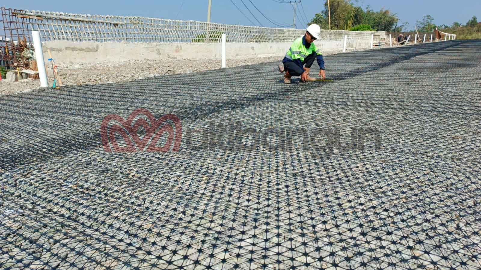 Stabilisasi Tanah Dasar Overpass Kota Baru Parahyangan, Padalarang (3)