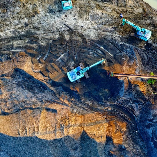 Heap Leaching: Solusi Ekstraksi Bijih Berkadar Rendah yang Efisien