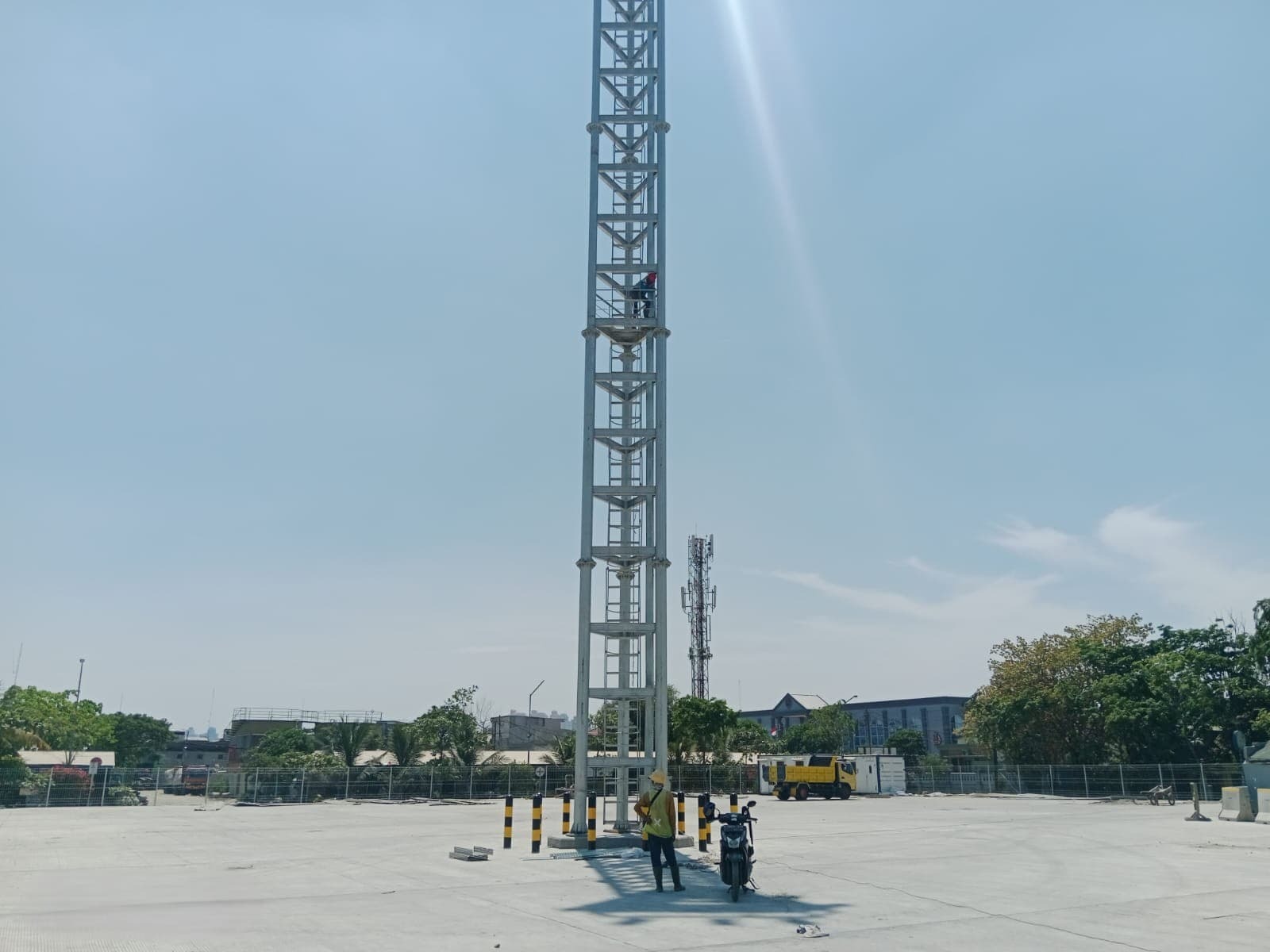 Studi Kasus: Inovasi Stabilisasi Tanah Dasar pada Perluasan Container Yard Pelabuhan Sunda Kelapa menggunakan Tensar TriAx Geogrid