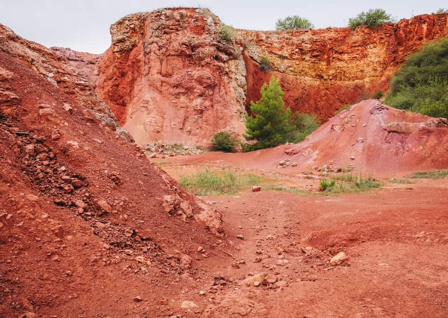 Solusi Liner HDPE untuk Tambang Bauksit di Indonesia: Keamanan Lingkungan & Efisiensi Operasional