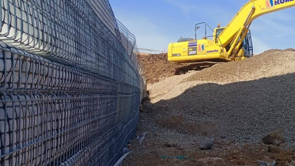 Desain Komprehensif Sierrascape Retaining Wall System Terhadap Beban Seismik: Analisis Stabilitas, Parameter Teknis, dan Studi Kasus di Indonesia